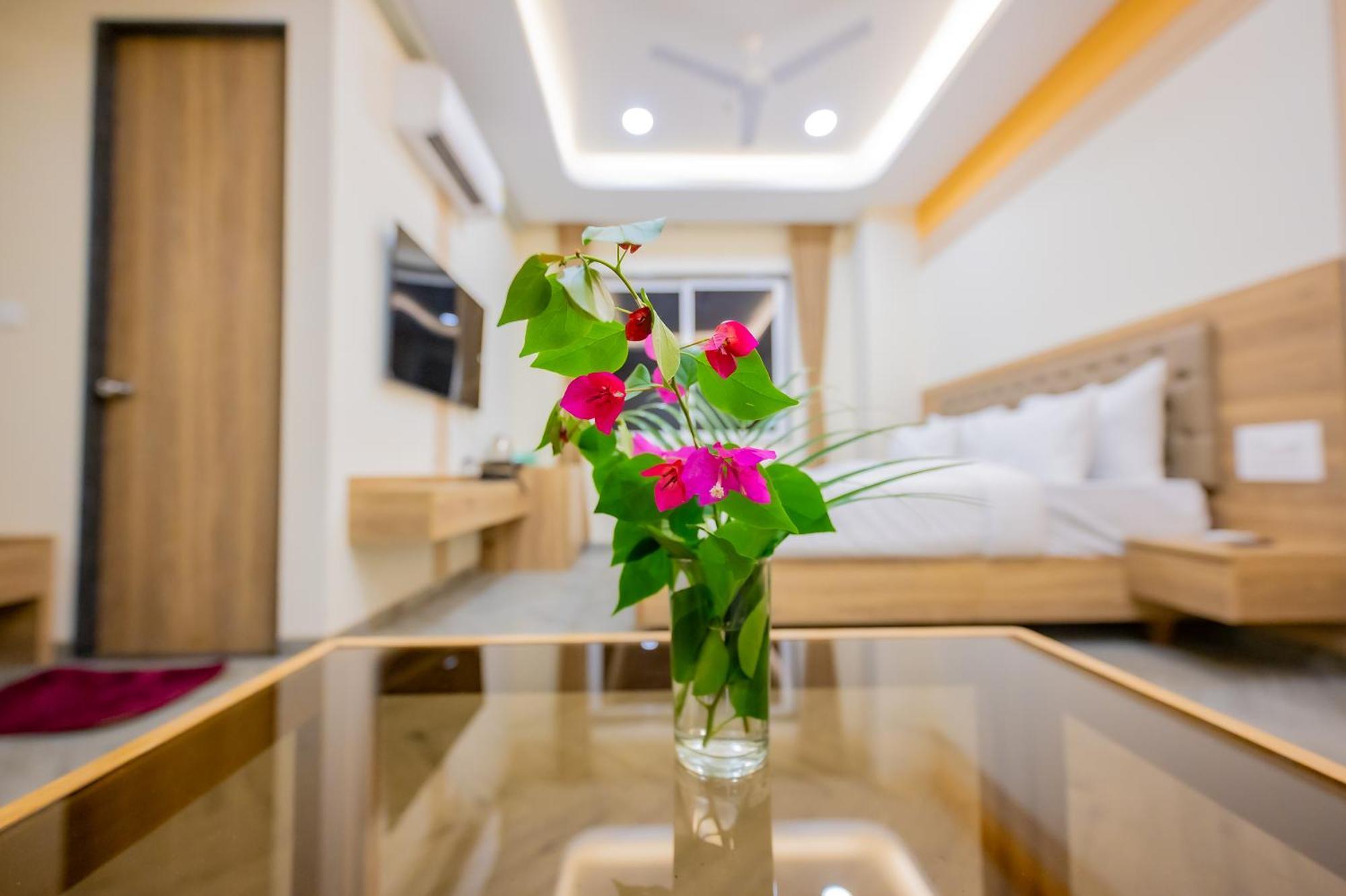 Hotel Lotus Leaf à Pali  Extérieur photo